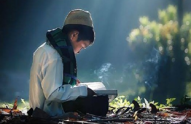 Gambar. Anjuran Menuntut Ilmu - www.elssipeduli.id